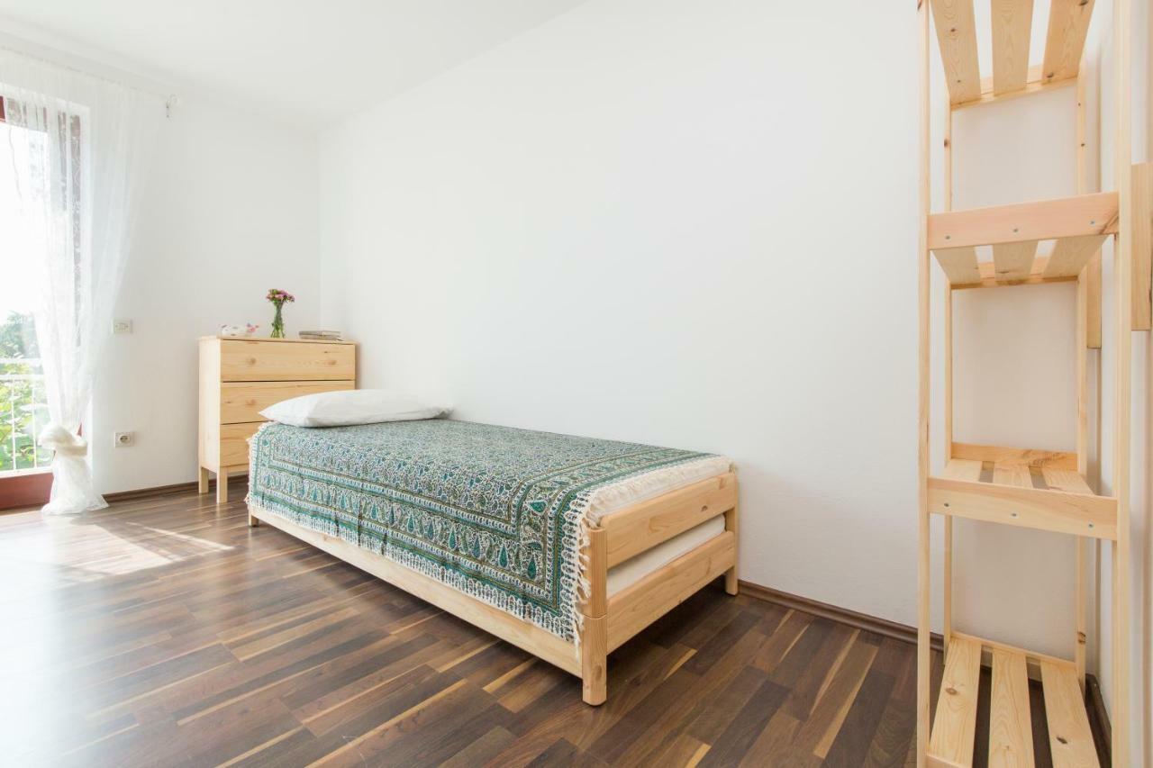 Casa Flora 3-Minutes' Walk From The Beach Novigrad  Екстер'єр фото