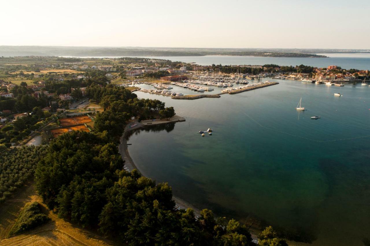 Casa Flora 3-Minutes' Walk From The Beach Novigrad  Екстер'єр фото