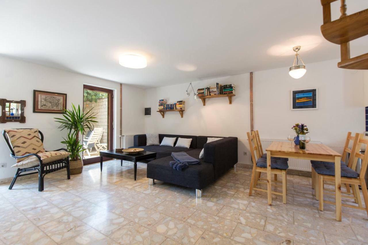 Casa Flora 3-Minutes' Walk From The Beach Novigrad  Екстер'єр фото