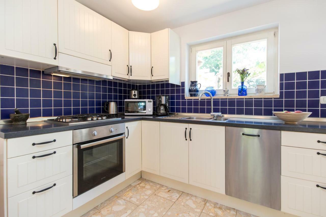 Casa Flora 3-Minutes' Walk From The Beach Novigrad  Екстер'єр фото